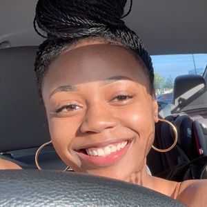 Meet your Posher, Javonne